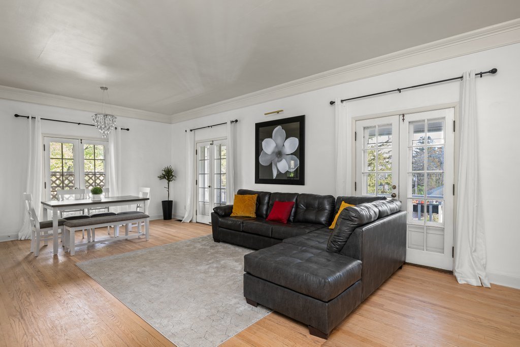 1316 E 9th Street, Davenport, IA