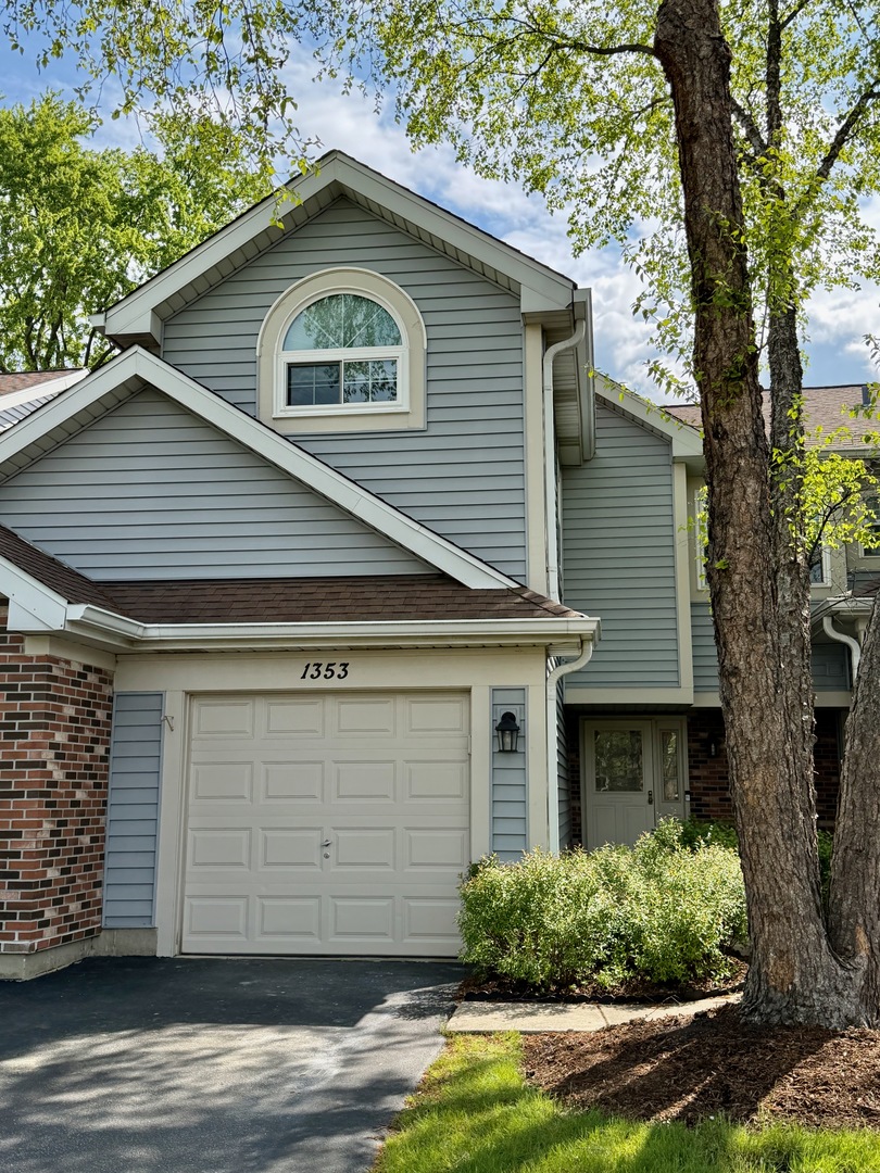 1353 Ridgefield Circle #1353, Carol Stream, IL