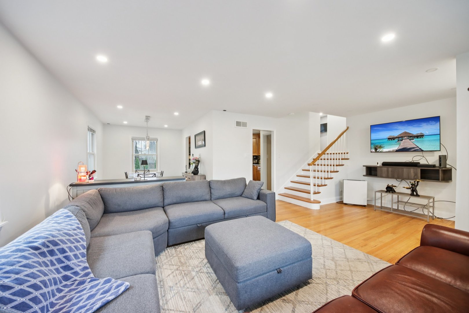715 E Main Street, Barrington, IL