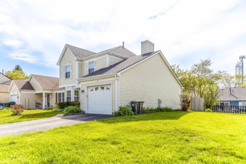 2 SANDHURST Road, Mundelein, IL