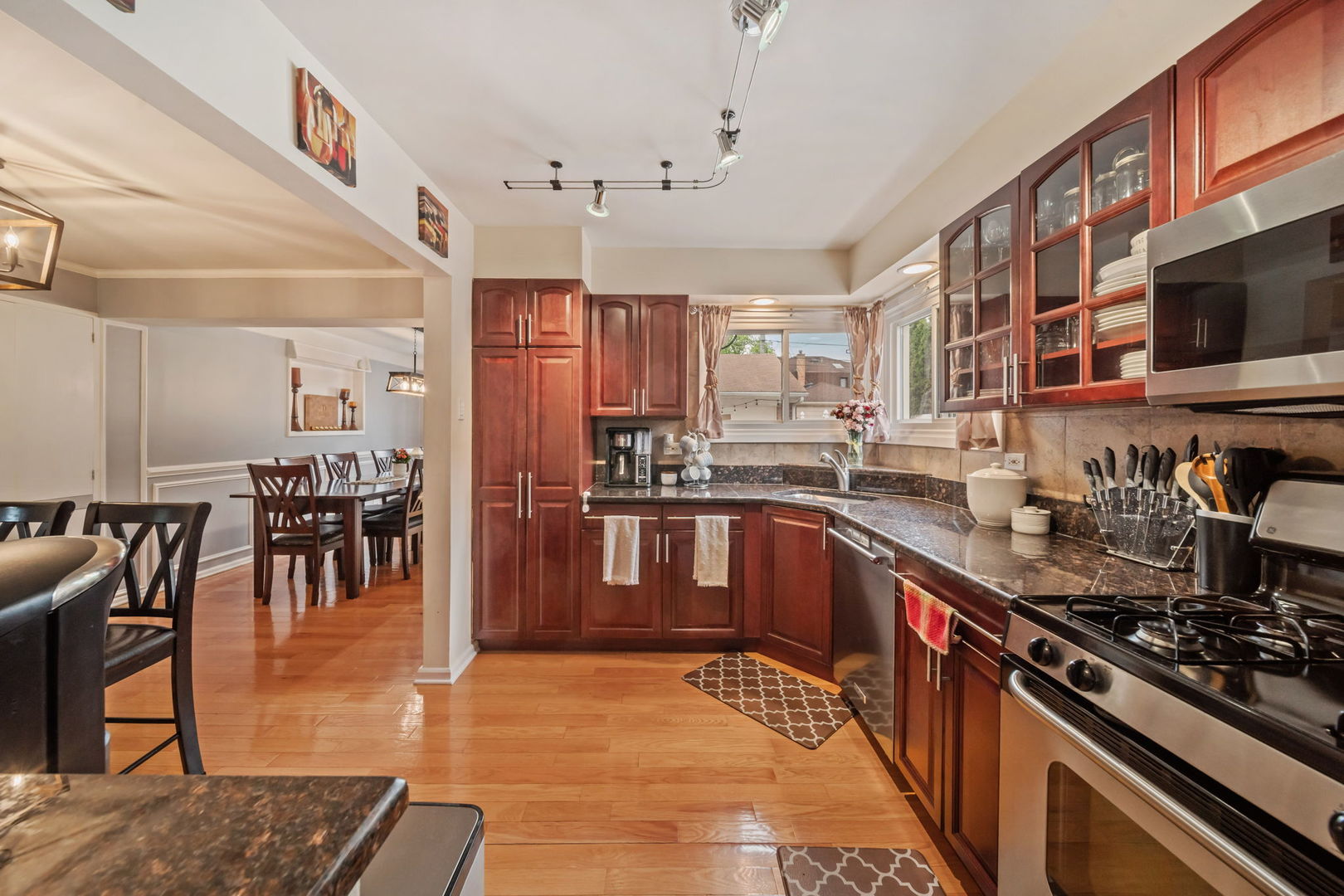 8243 N Washington Street, Niles, IL