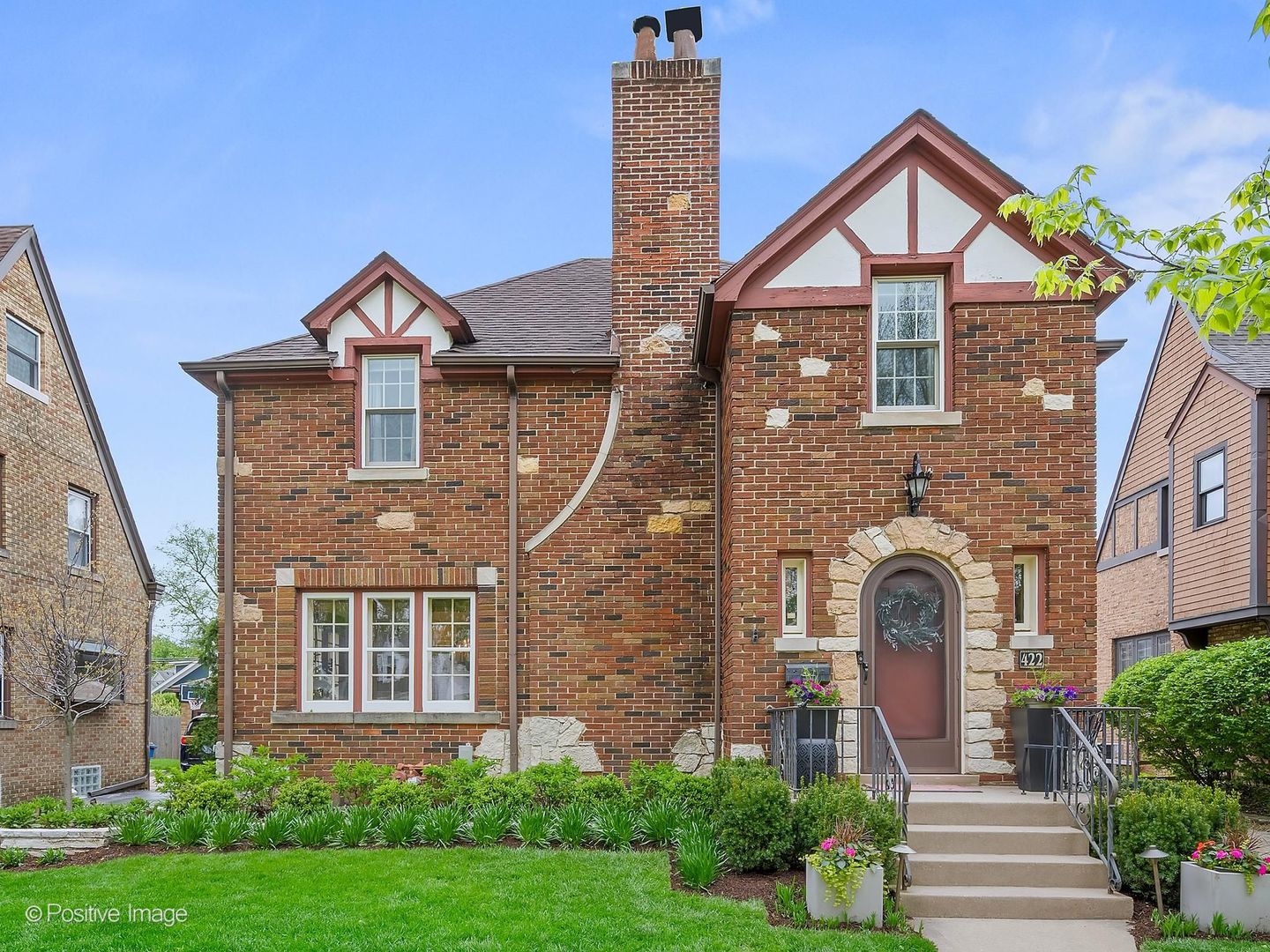 422 S Prospect Avenue, Elmhurst, IL