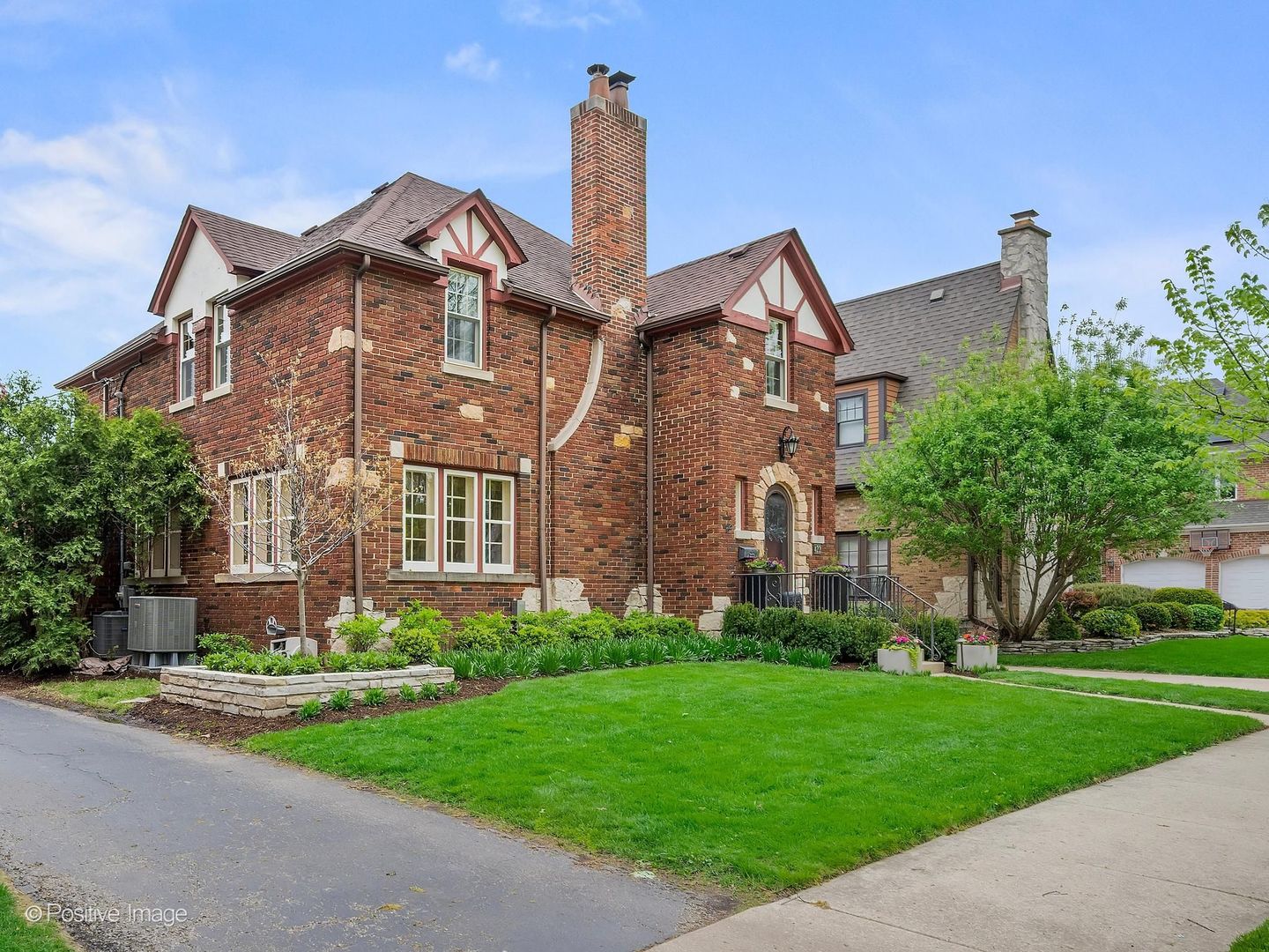 422 S Prospect Avenue, Elmhurst, IL