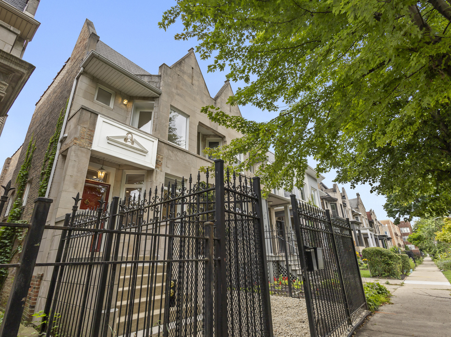 6505 S WOODLAWN Avenue, Chicago, IL