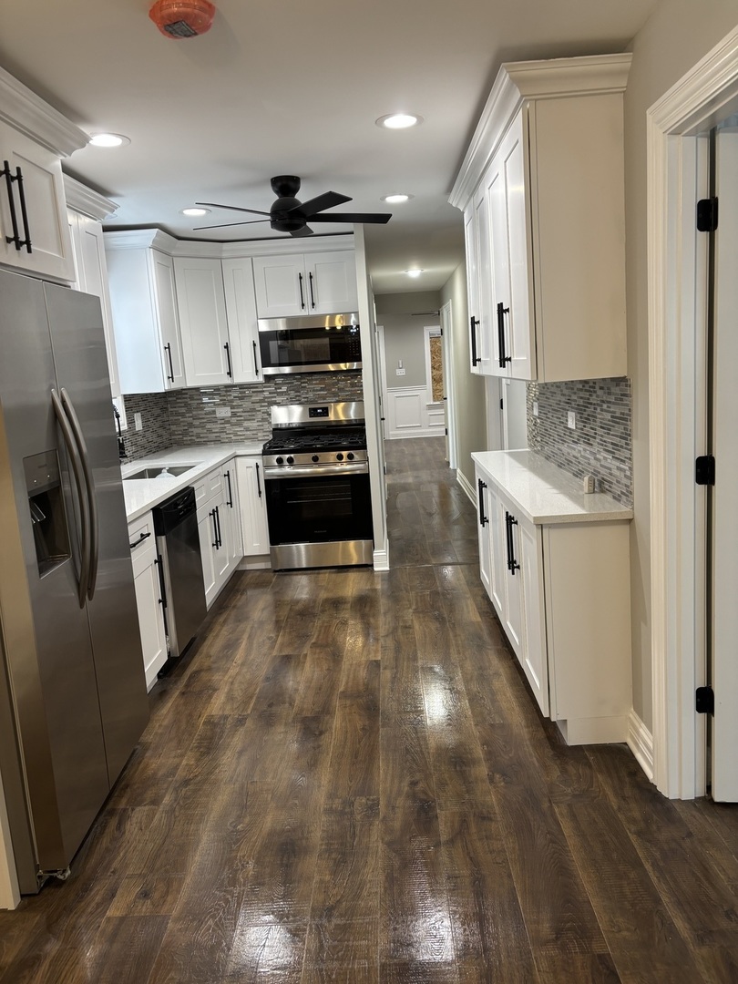 7737 S Champlain Avenue, Chicago, IL