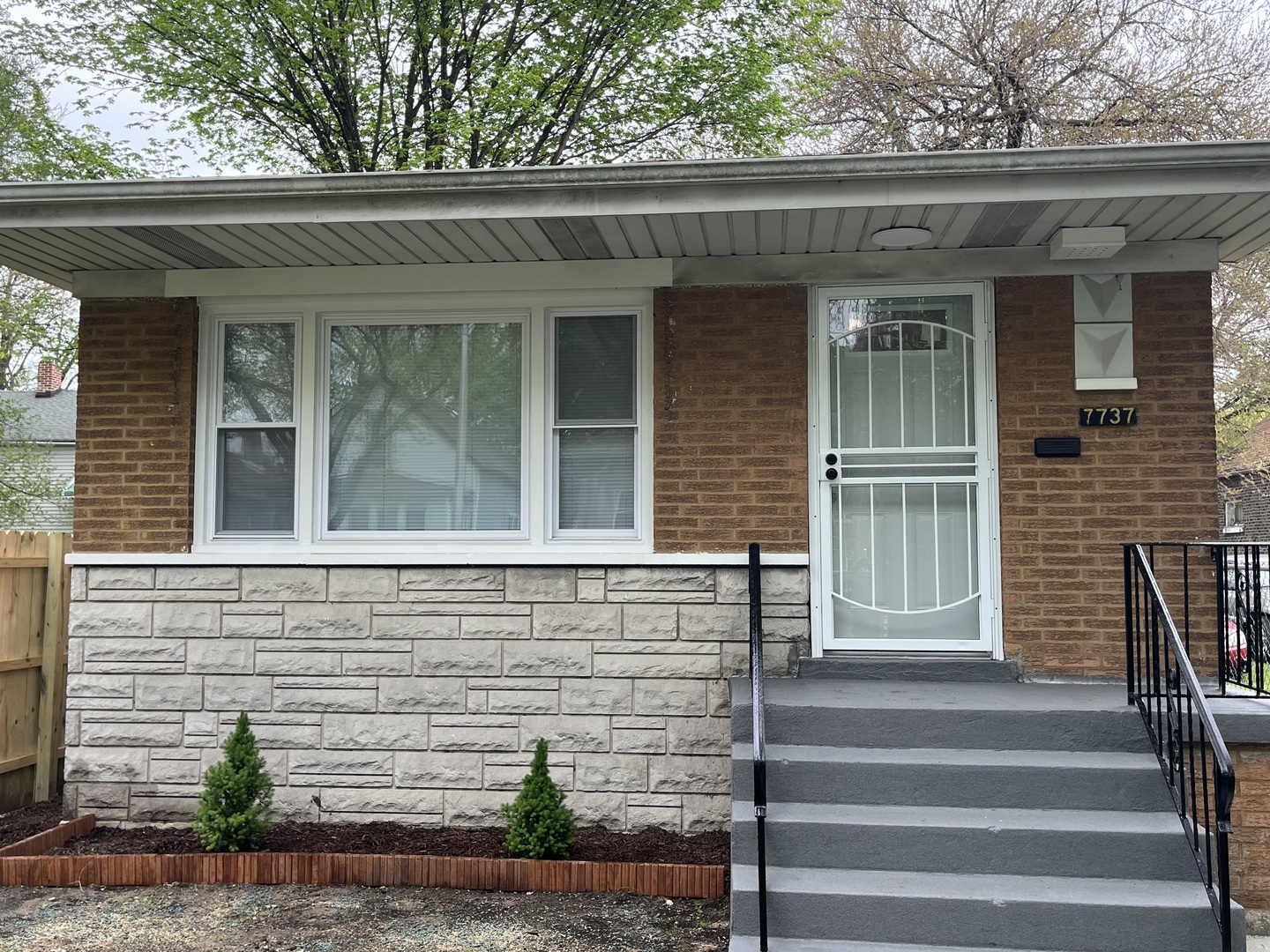 7737 S Champlain Avenue, Chicago, IL