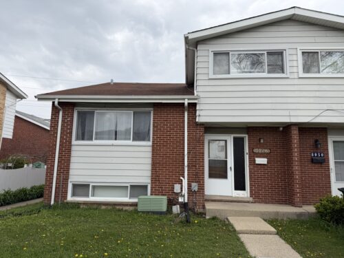 8052 W Lyons Street, Niles, IL