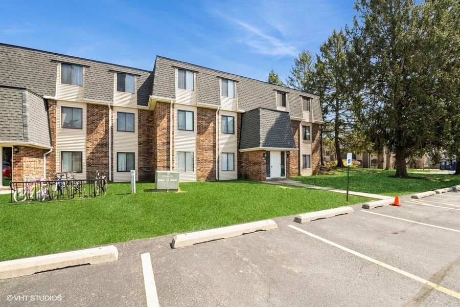 260 E Court Of Shorewood Court #4, Vernon Hills, IL