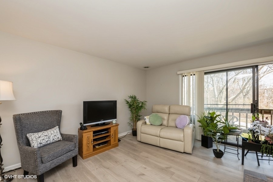 260 E Court Of Shorewood Court #4, Vernon Hills, IL