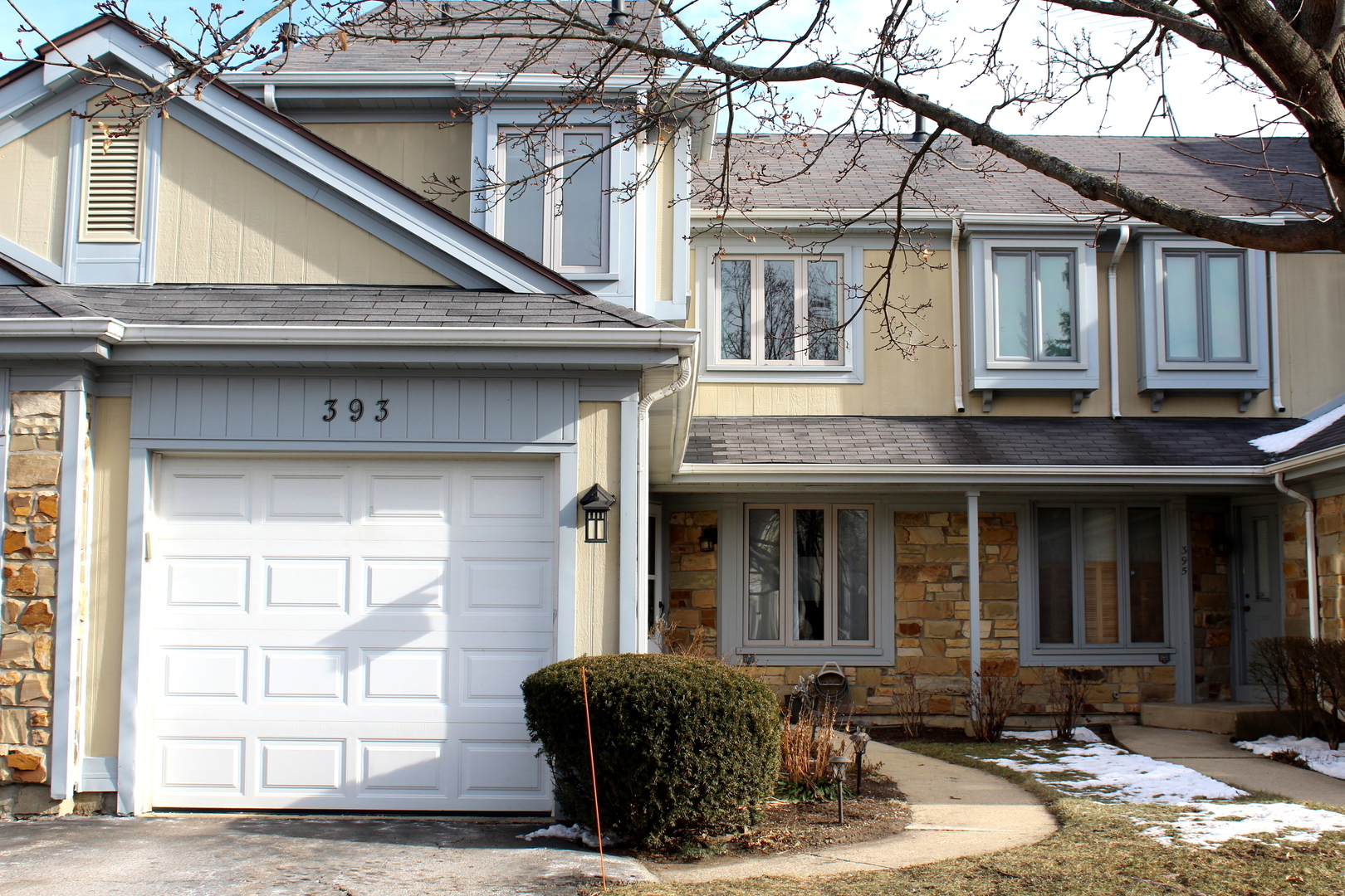 393 Catbird Lane, Deerfield, IL