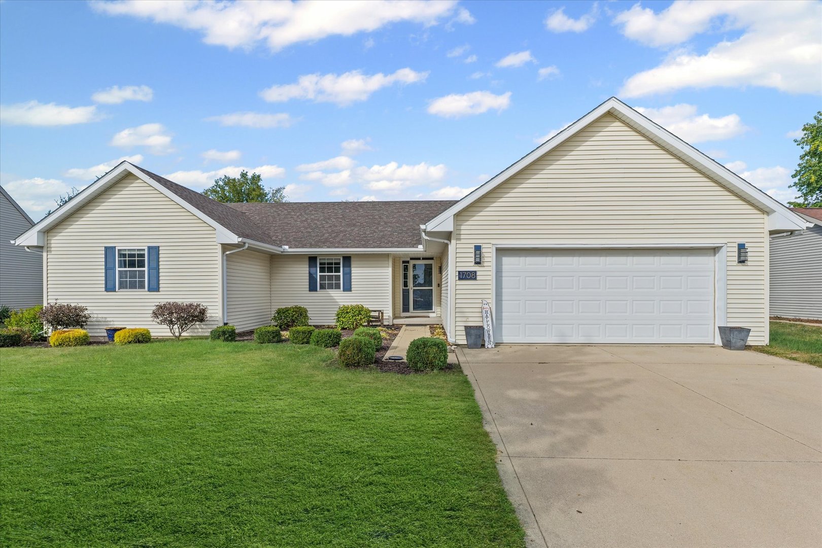 1708 Magnolia Drive, St. Joseph, IL