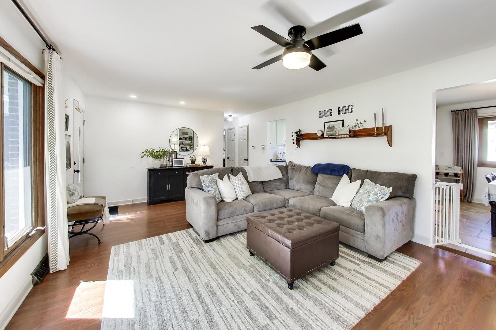 1144 N Fischer Drive, Addison, IL