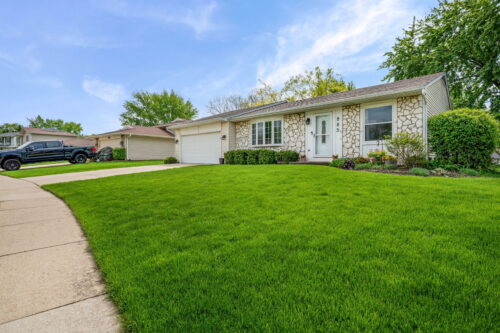 985 Brower Drive, Roselle, IL