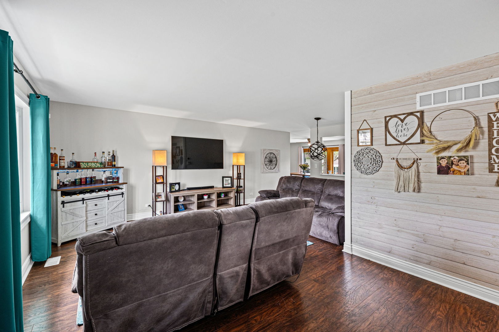 985 Brower Drive, Roselle, IL