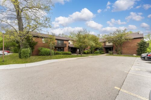 33561 N Royal Oak Lane #209, Grayslake, IL
