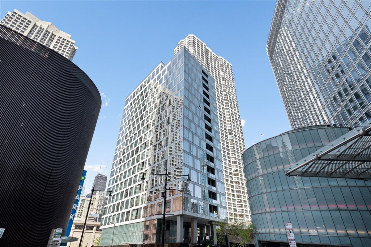 403 N Wabash Avenue #10C, Chicago, IL