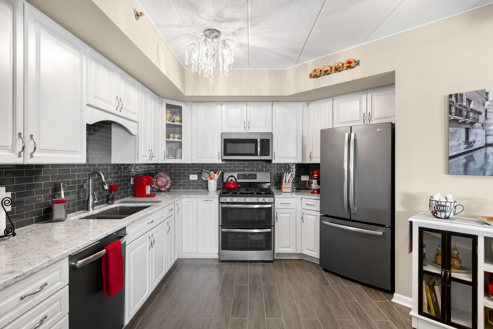 2240 S Grace Street #303, Lombard, IL