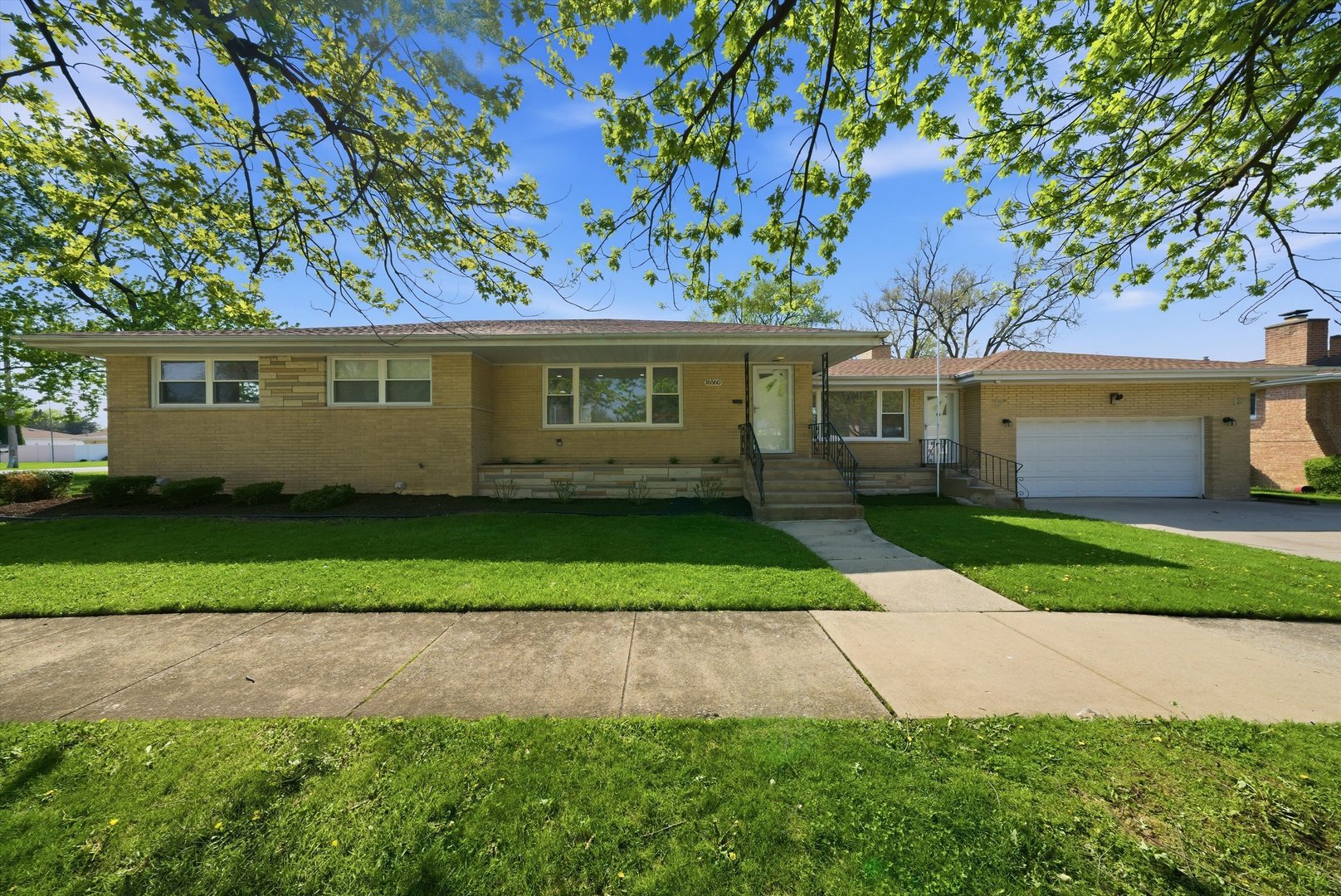 16560 Greenwood Avenue, South Holland, IL