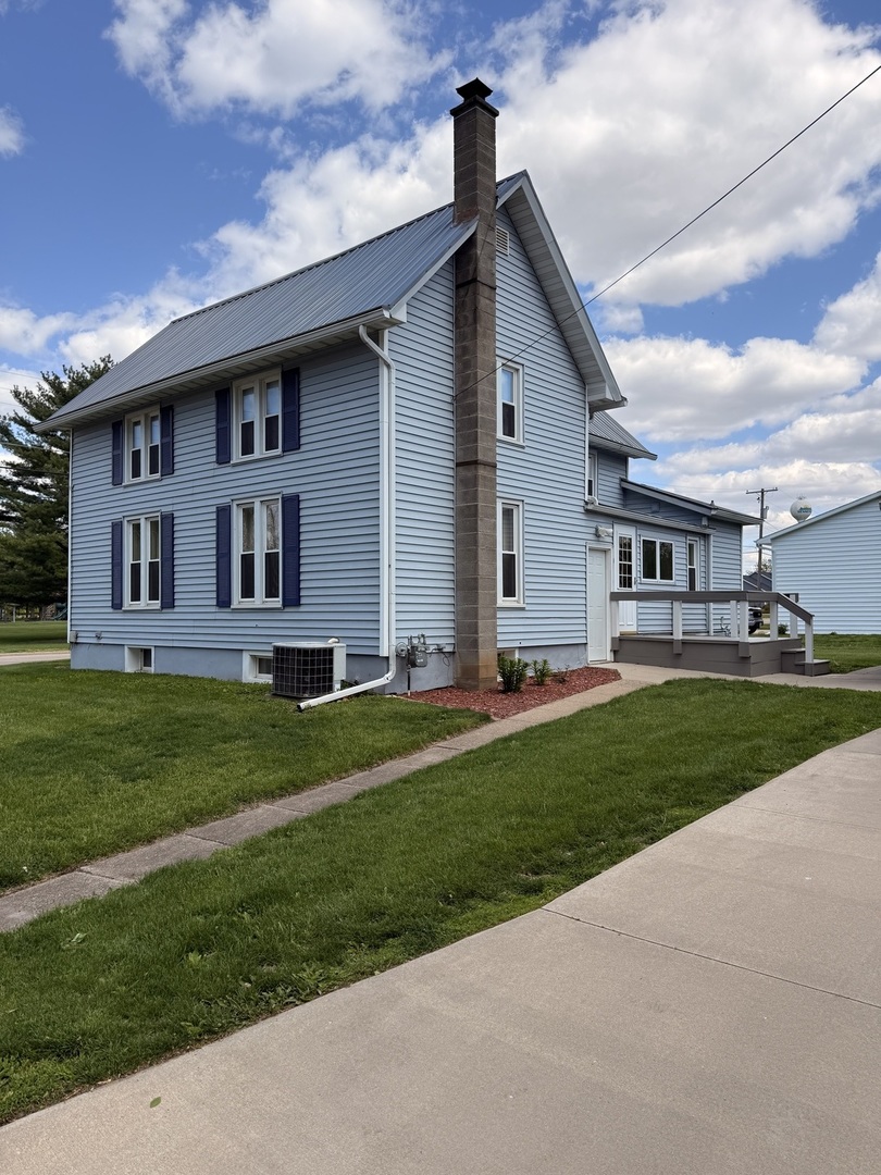 602 E High Street, Hennepin, IL