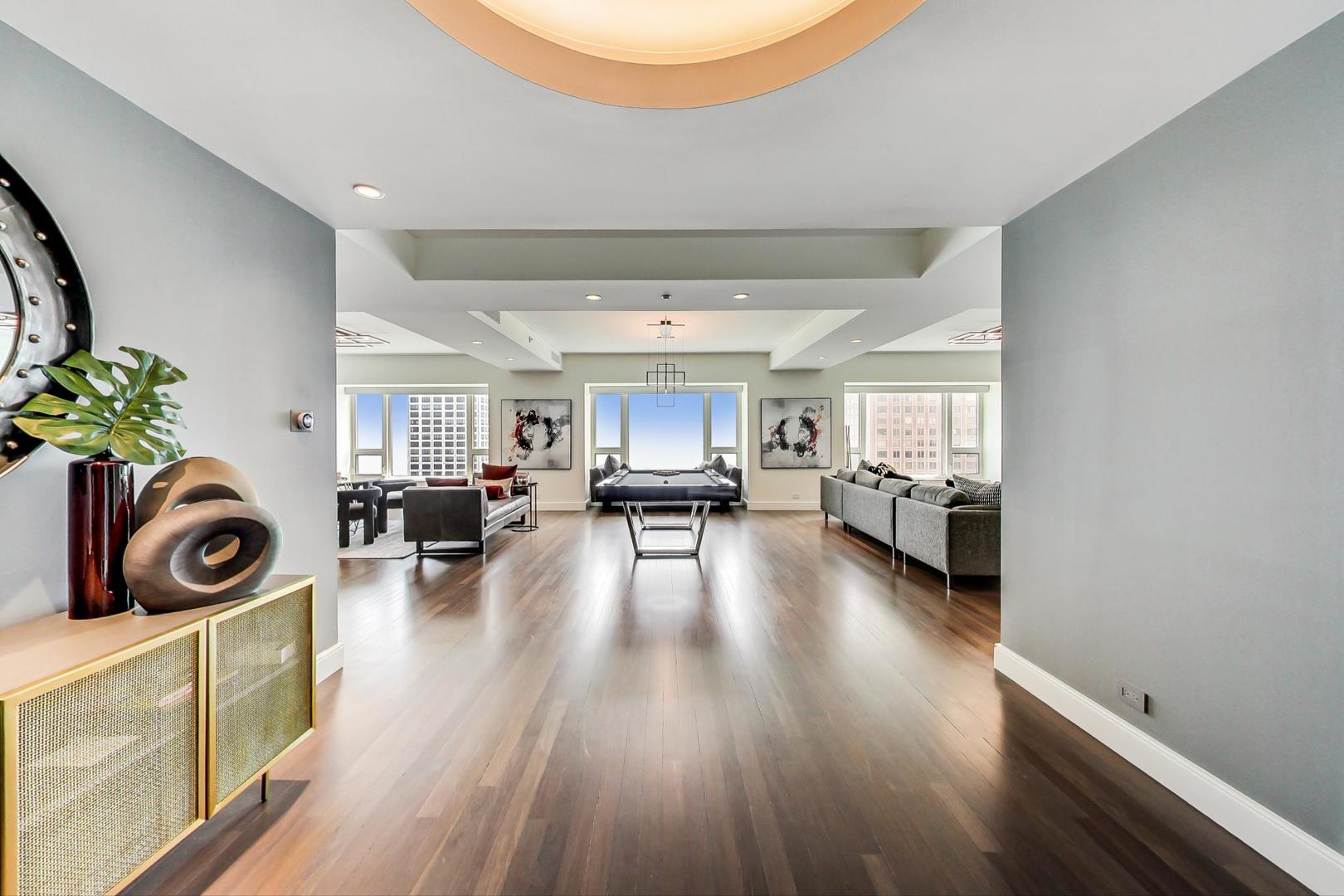 800 N MICHIGAN Avenue #4801, Chicago, IL