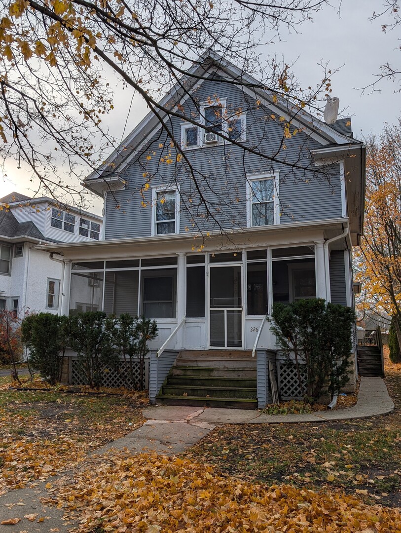 226 W Locust Street, DeKalb, IL