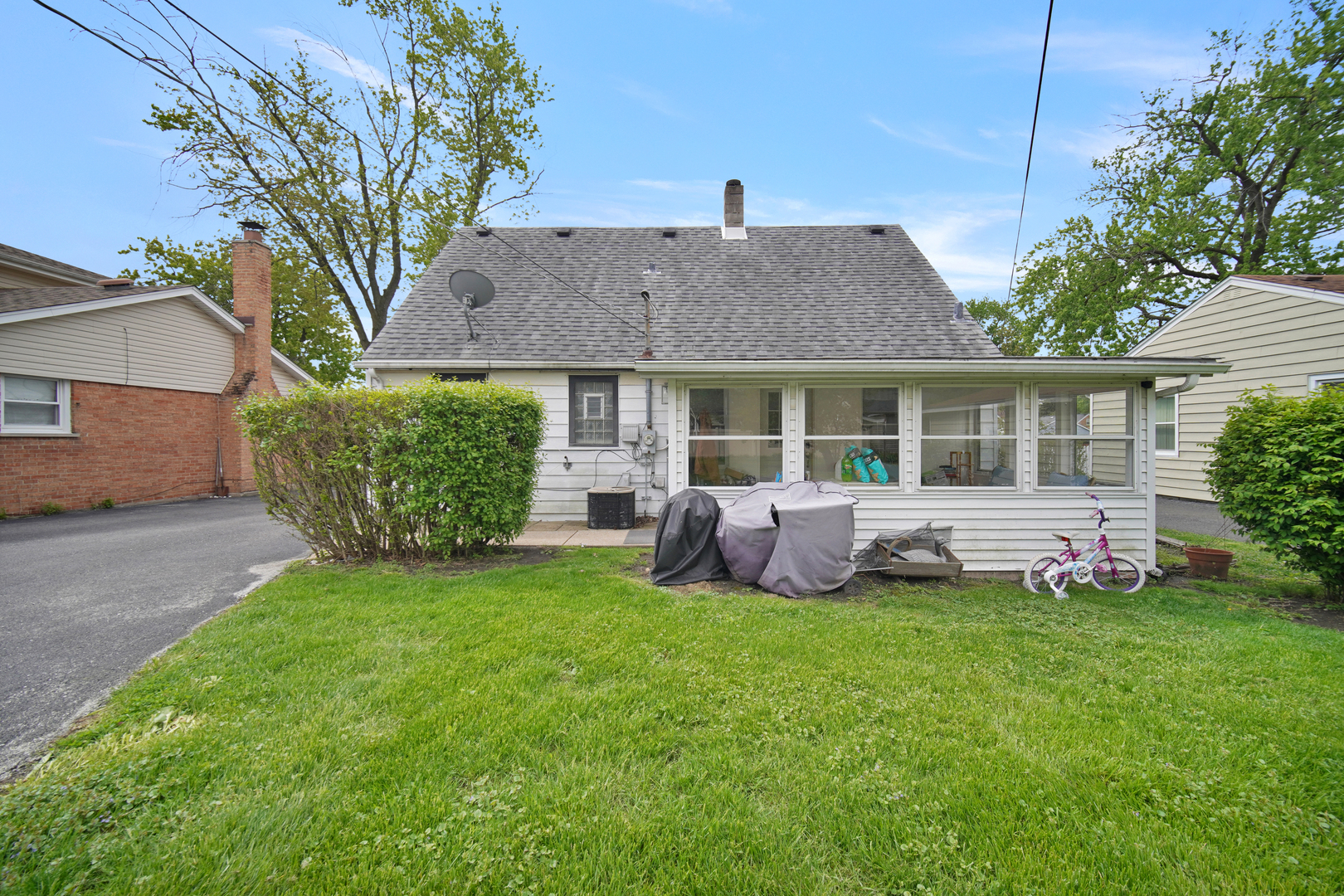 7022 W 114th Place, Worth, IL