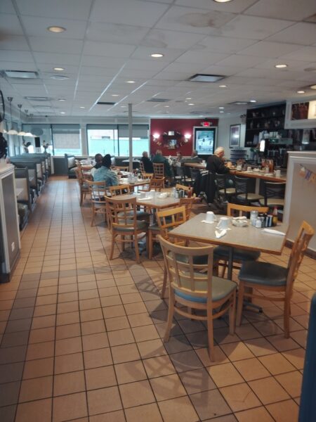 1640 S River Road, Des Plaines, IL
