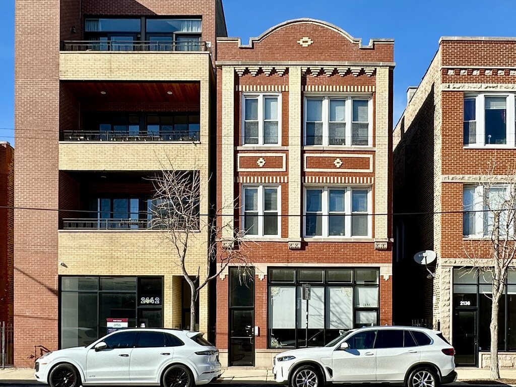 2138 W CHICAGO Avenue, Chicago, IL