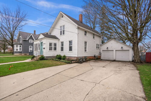 412 W High Street, Sycamore, IL