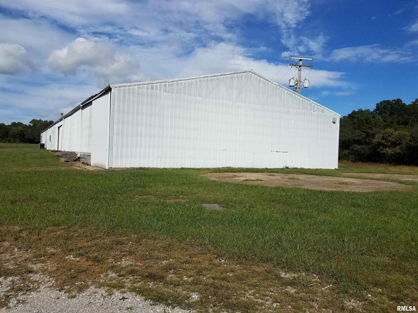 1238 W MAIN Street, Benton, IL