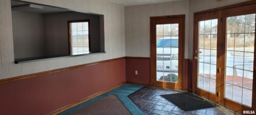 1300 N Reed Station Road, Carbondale, IL