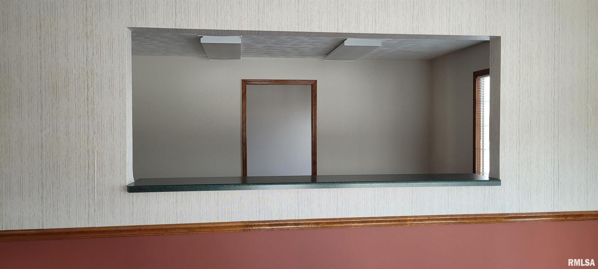 1300 N Reed Station Road, Carbondale, IL