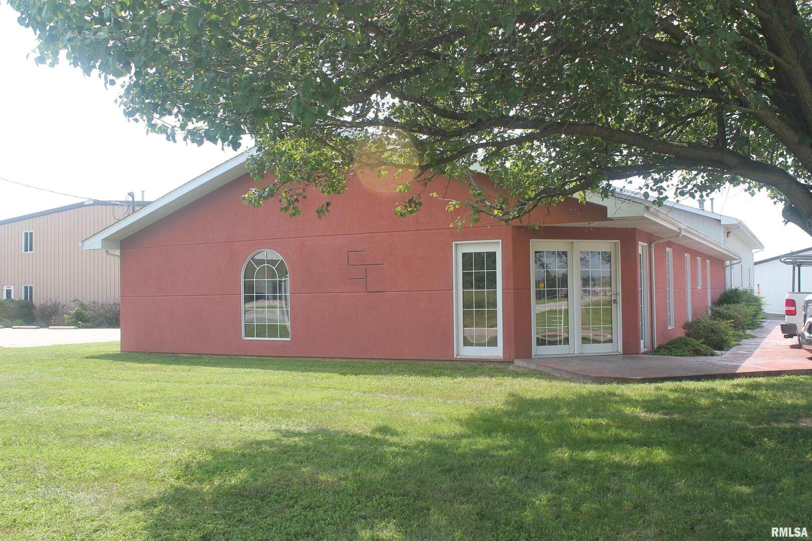 1300 N Reed Station Road, Carbondale, IL