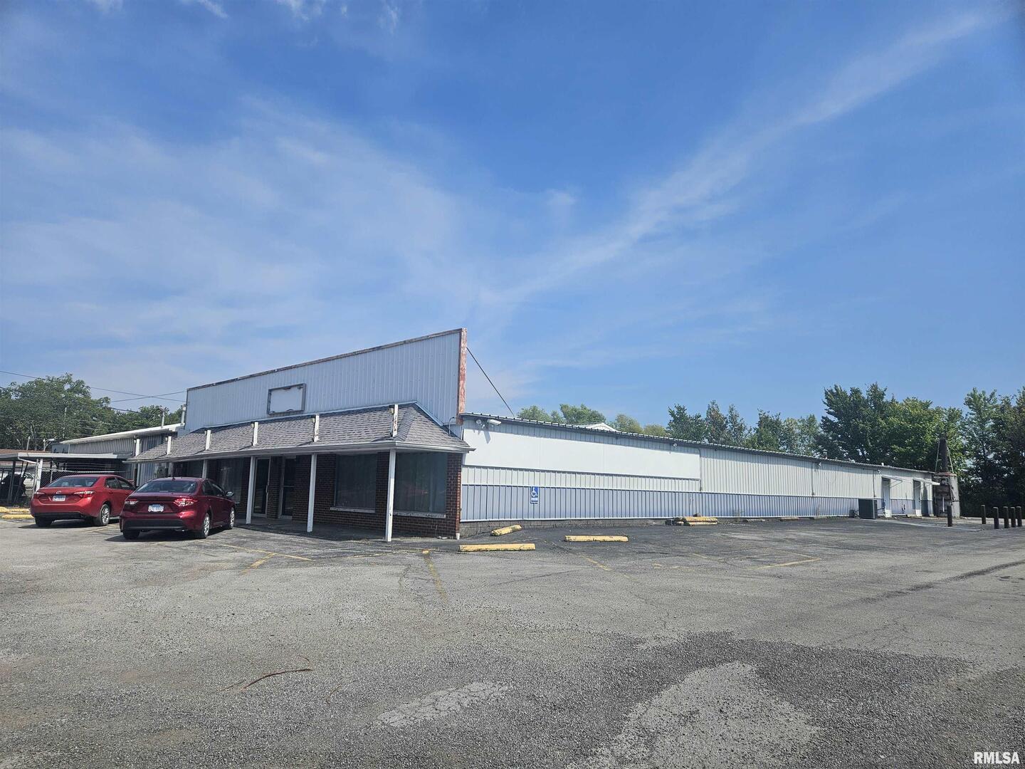 1522 N MAIN Street #1, Benton, IL