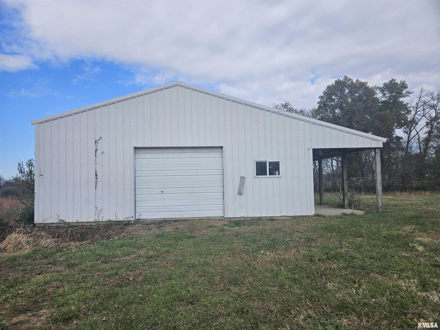 8913 Winemiller Road, Macedonia, IL