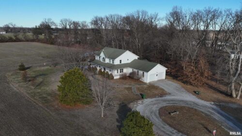 102 W NORTH Street, Ina, IL