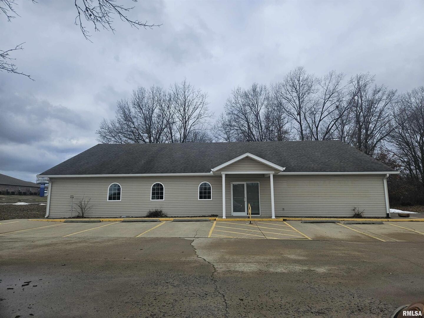 4110 S Water Tower Place, Mt Vernon, IL