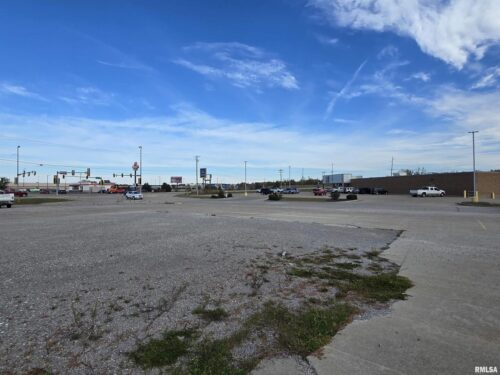 630 N COMMERCIAL Street, Harrisburg, IL