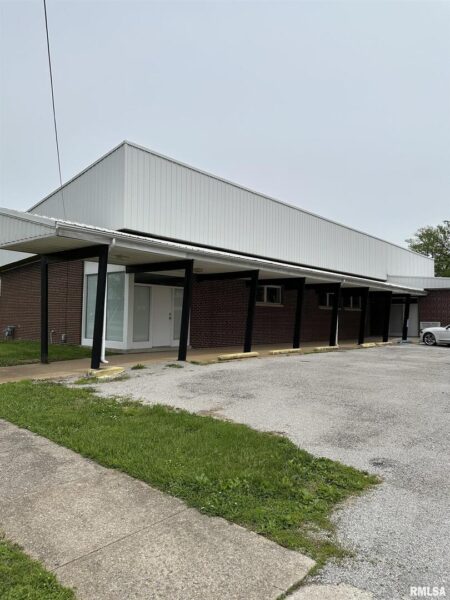 20 N WASHINGTON Street, Duquoin, IL