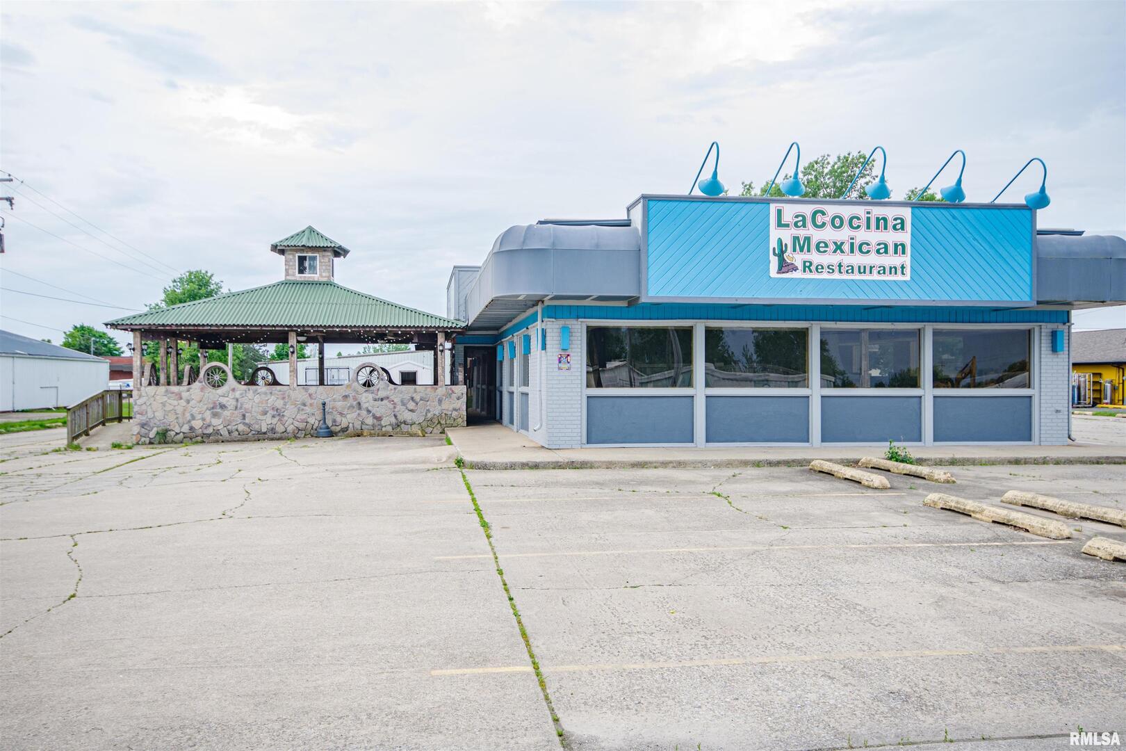 1407 W MAIN Street, Salem, IL