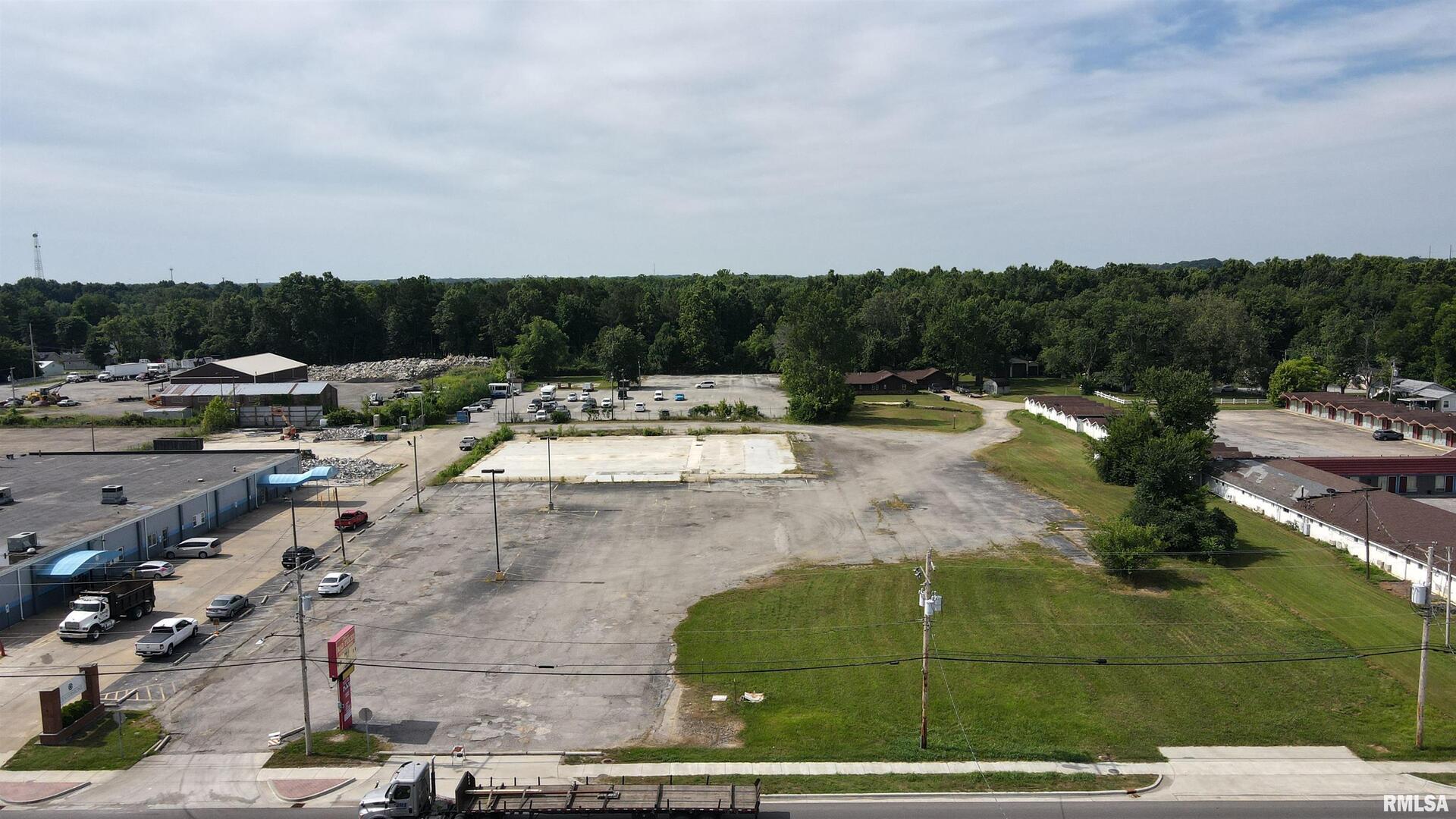 1001 W MAIN Street, West Frankfort, IL