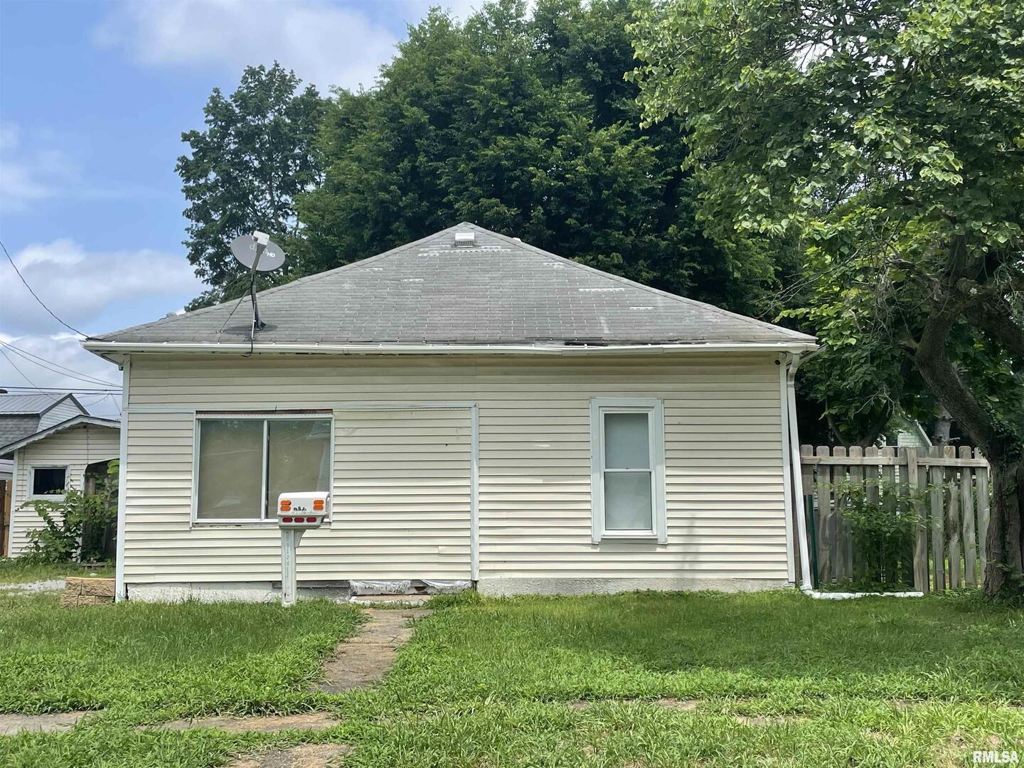 1005 E ELM Street, West Frankfort, IL