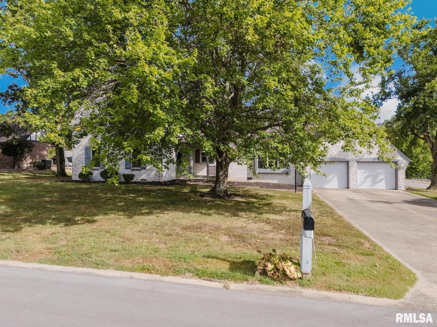 1800 Testa Drive, Marion, IL