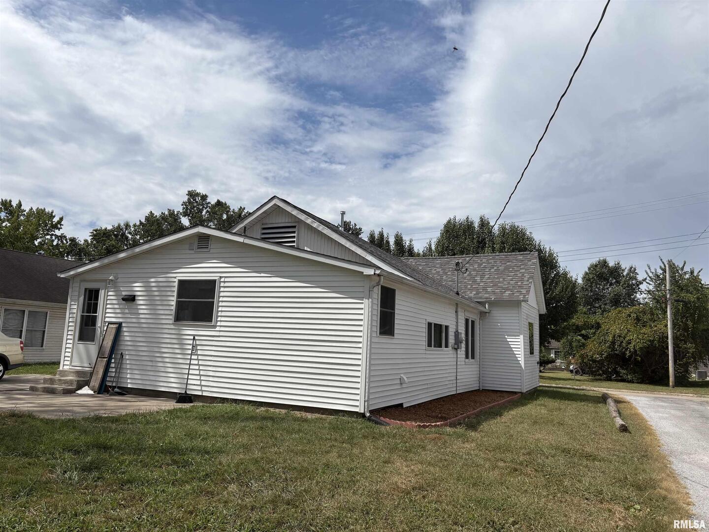 504 MULBERRY Street, Carterville, IL