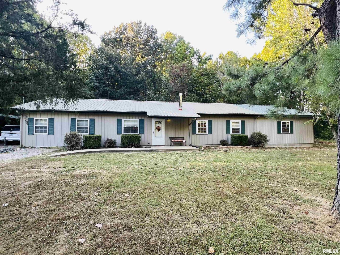 25001 W Old Salt Trail, Stonefort, IL