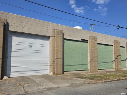 115 N COMMERCIAL Street, Benton, IL