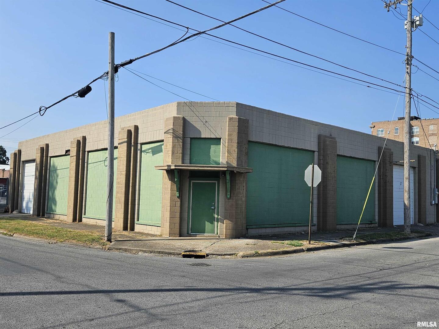 115 N COMMERCIAL Street, Benton, IL