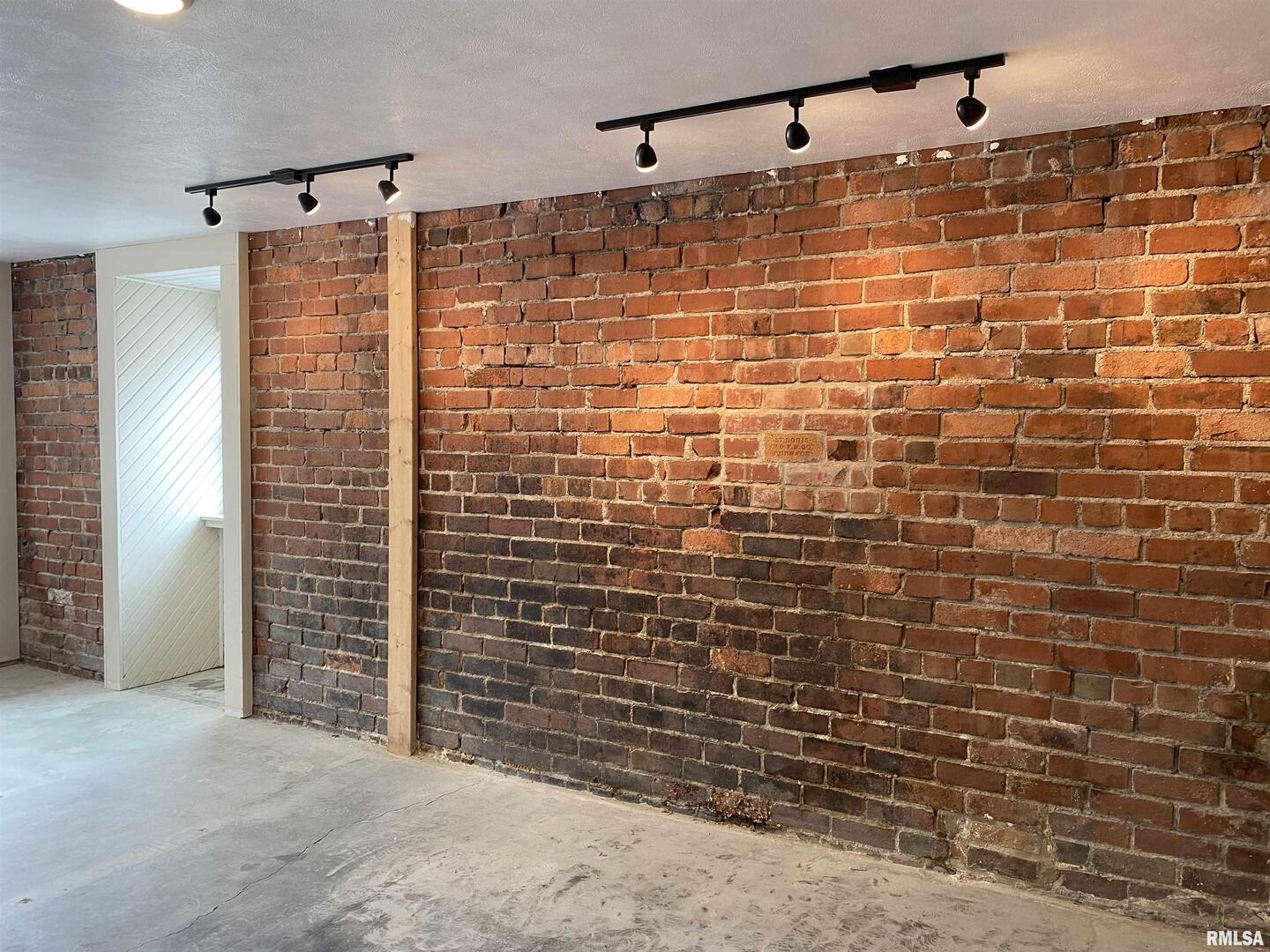 101 S 16TH Street, Murphysboro, IL