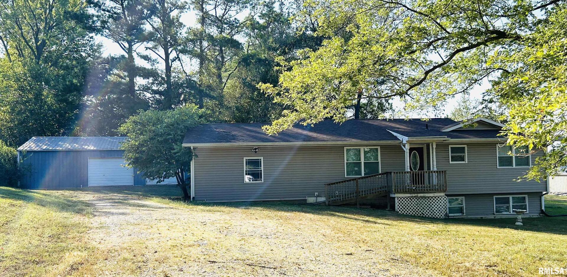 744 Cardinal Rd Road, Carbondale, IL