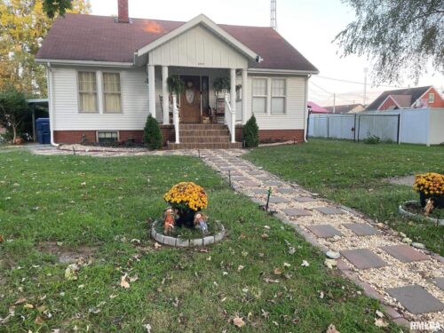 302 2ND Street, Carmi, IL